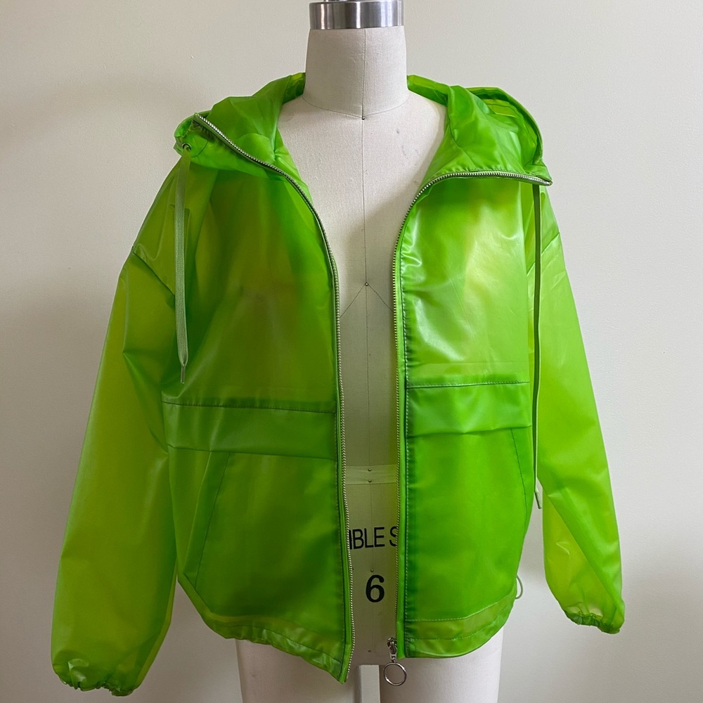 Elodie rain coat 🌧💚